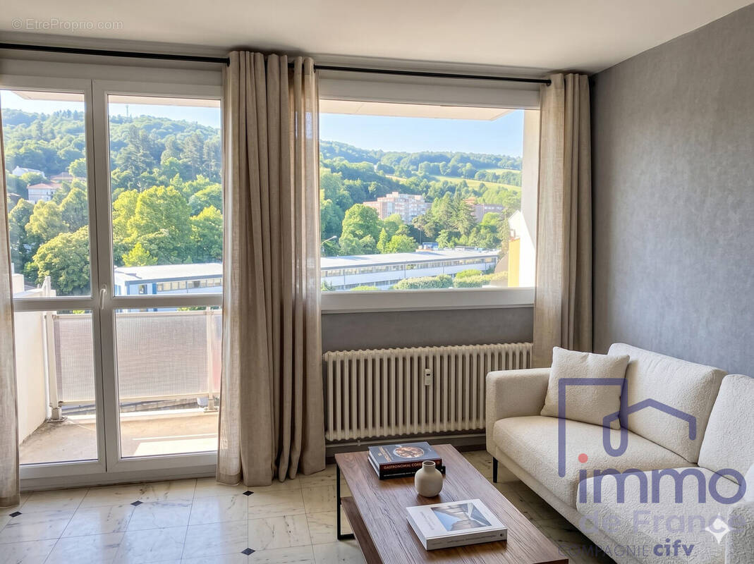 Appartement à SAINT-ETIENNE