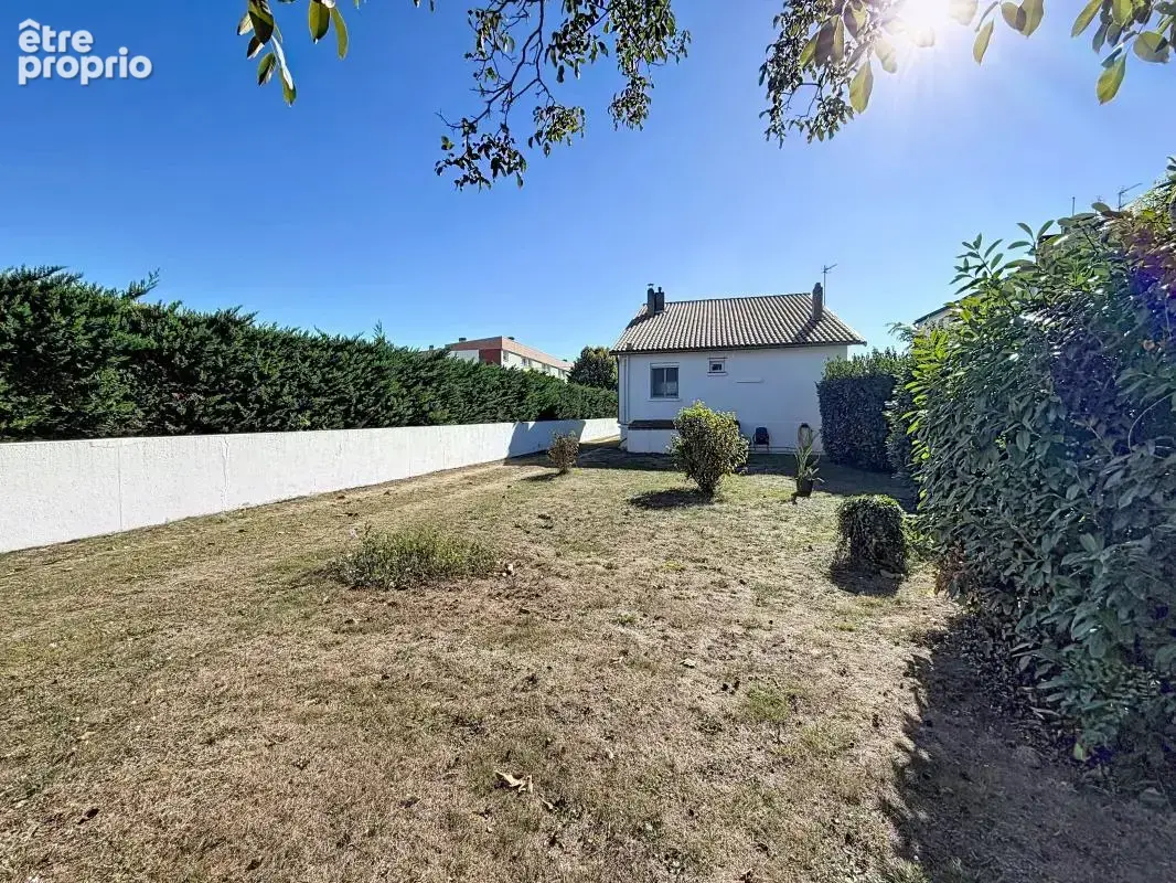 Maison 6 pièces 138 m² à vendre à Saintes (17100) - photo 3