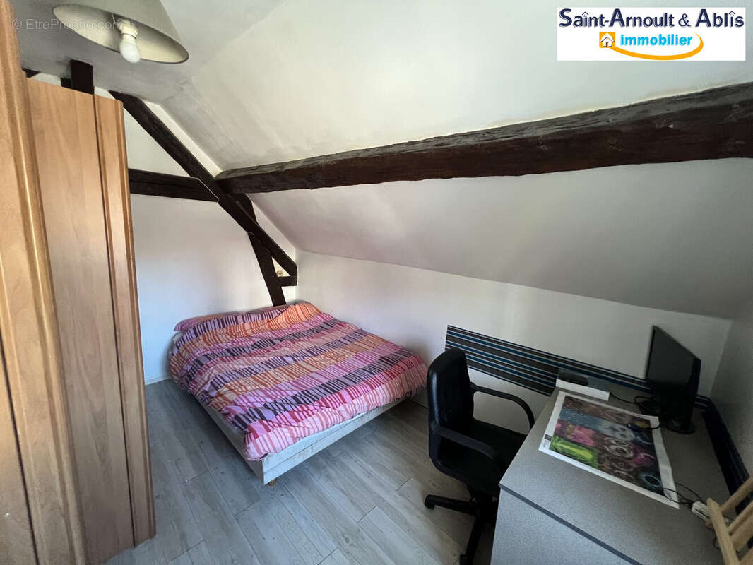 Maison à SAINT-ARNOULT-EN-YVELINES