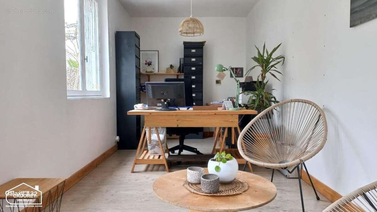   - Maison à PAIMBOEUF