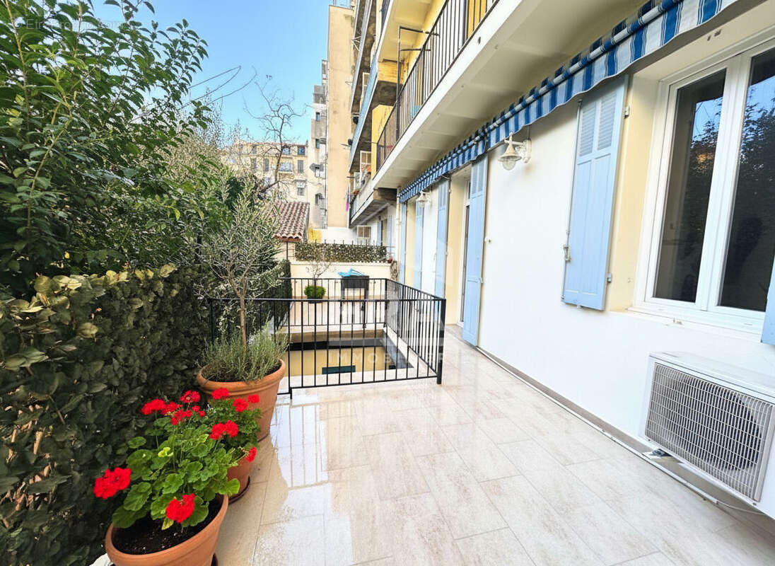 Appartement à MARSEILLE-5E