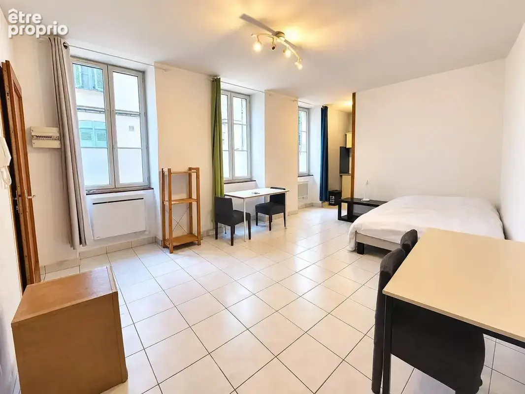 Immeuble zone piétonnière NEVERS très coquet  composé de 6 appartements & 1 local commercial - photo 11