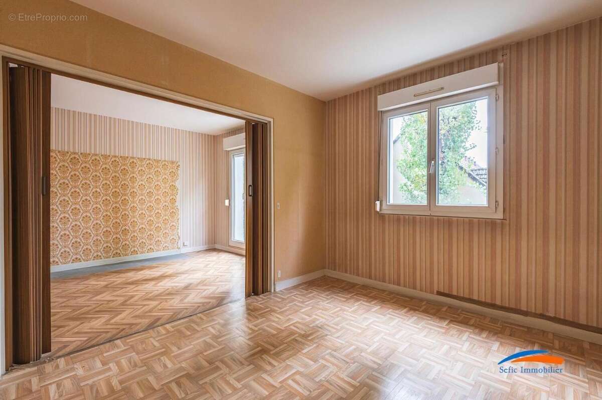   - Appartement à REIMS