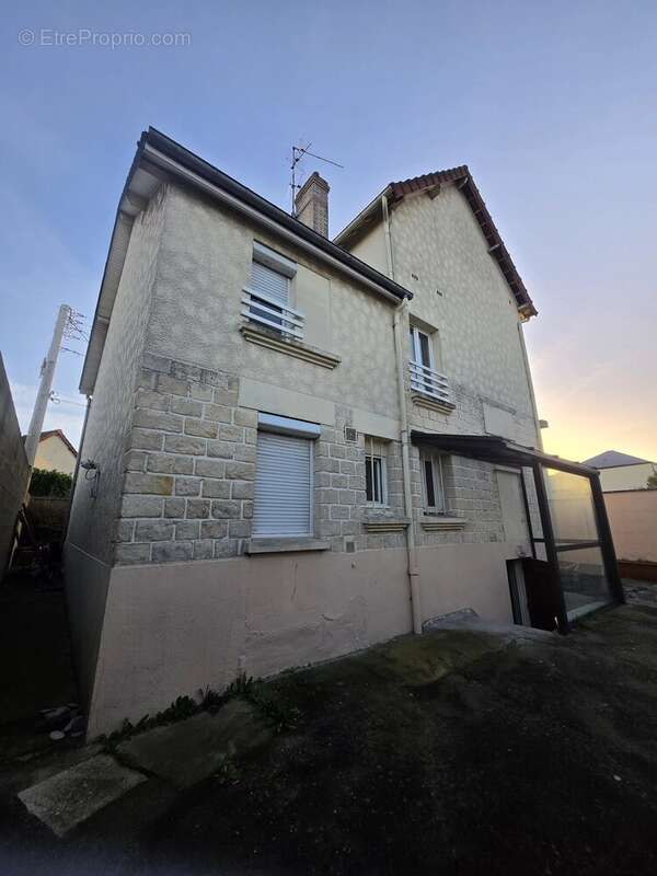 maison 137m² louée en 4 appartements 1800 euros HC - photo 2