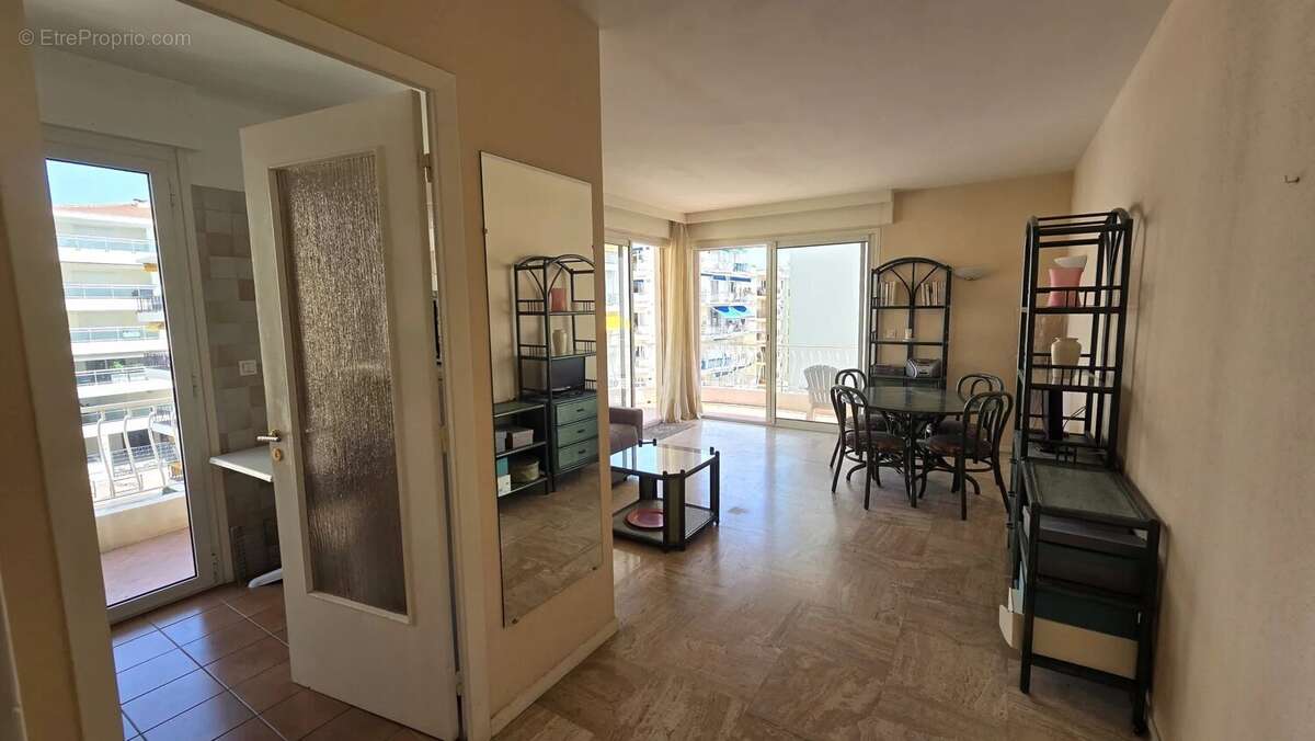 Exclusivité. Palm Beach, studio avec terrasse. - photo 3