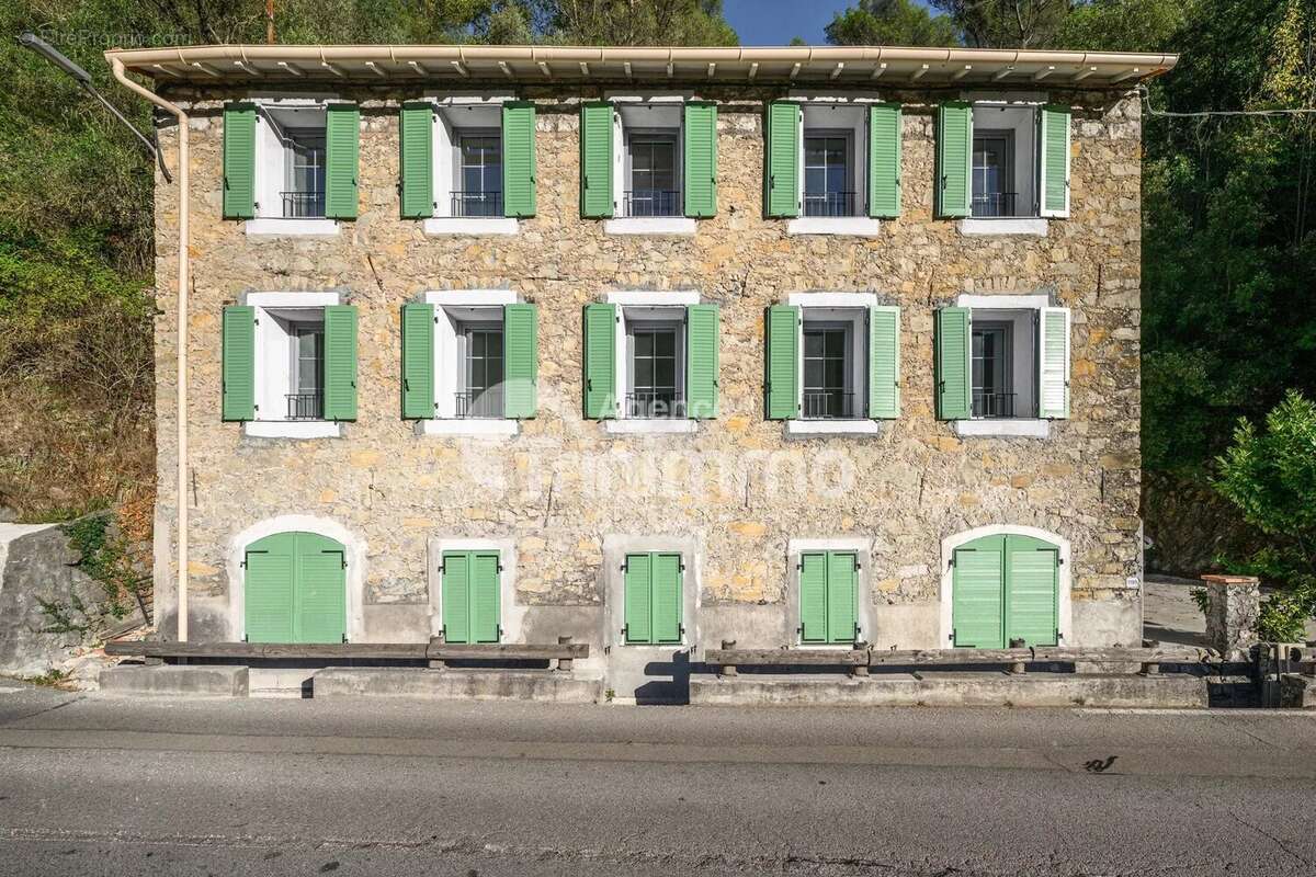 Appartement à TOURRETTE-LEVENS