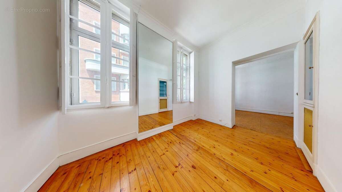 Appartement T4/5 traversant - Saint-Sernin / Jeanne d'Arc - photo 11