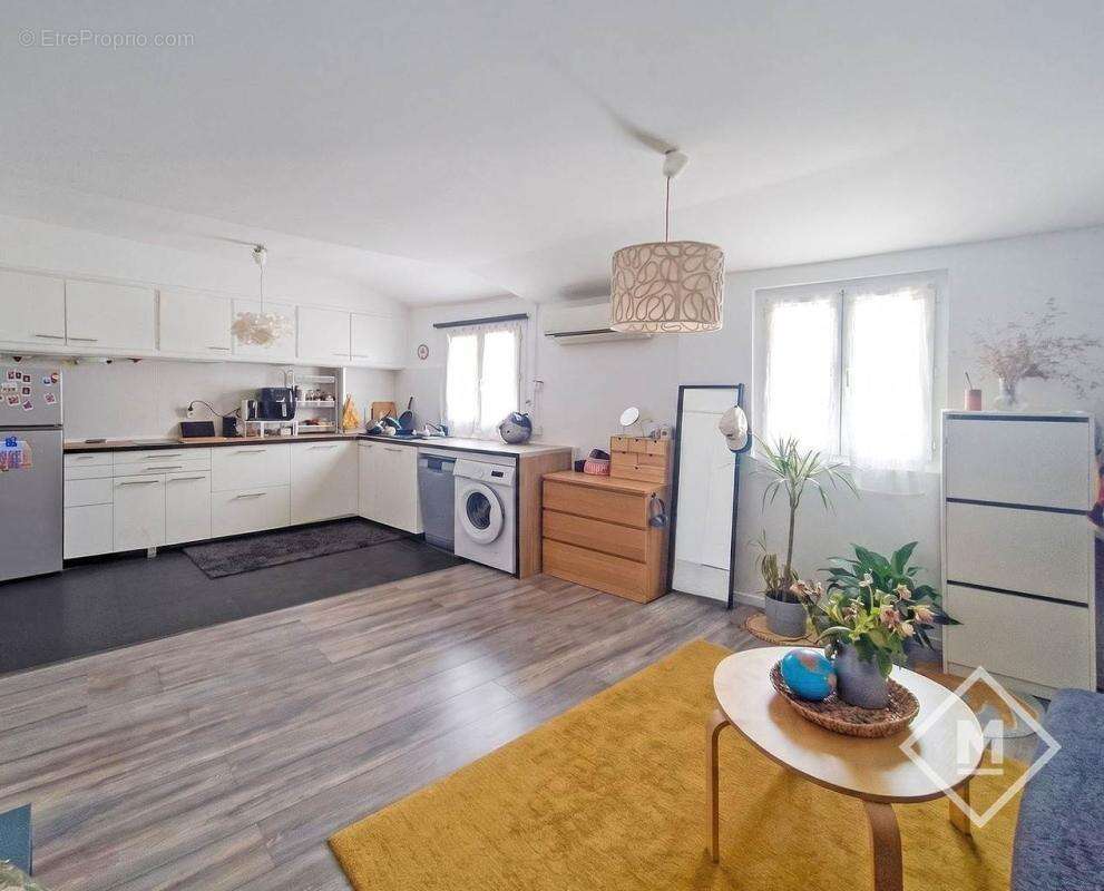 Appartement à MARSEILLE-6E