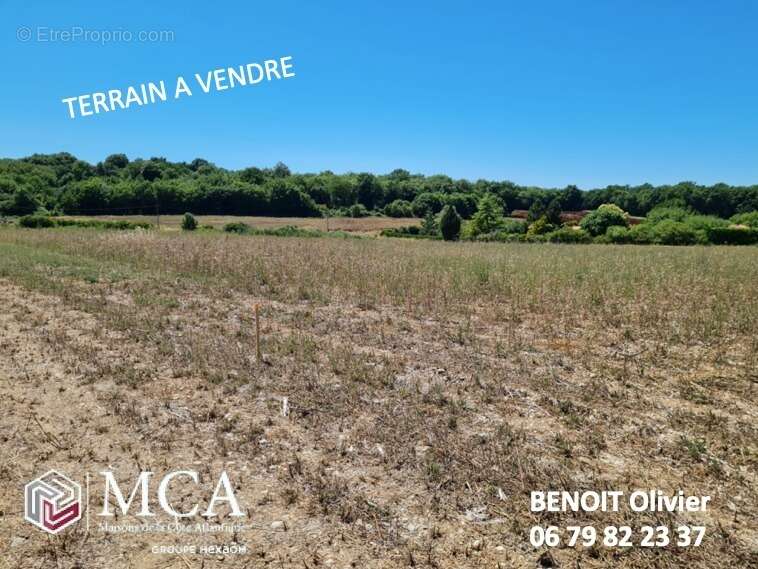 Terrain 613 m² à Meursac  - photo 2