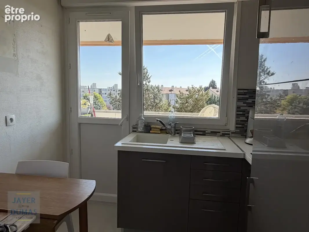 EN EXCLUSIVITÉ - CHALON-SUR-SAONE - Bel Appartement T1 avec grande loggia - - photo 5