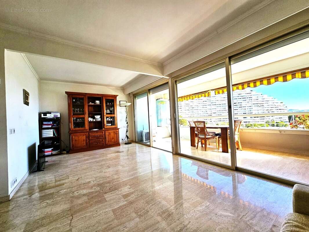 Appartement à VILLENEUVE-LOUBET
