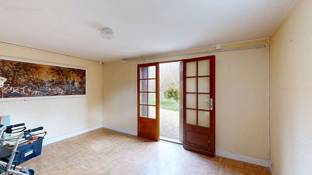 Maison à NEUILLY-LE-REAL