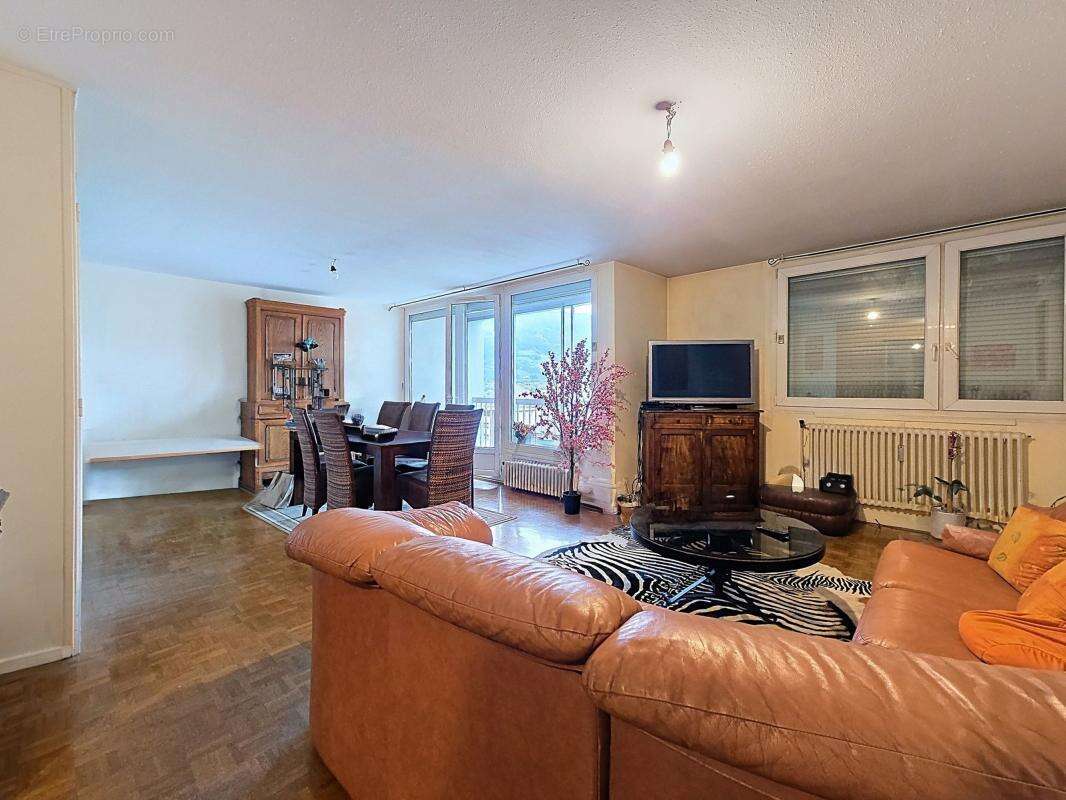 Appartement à CLUSES