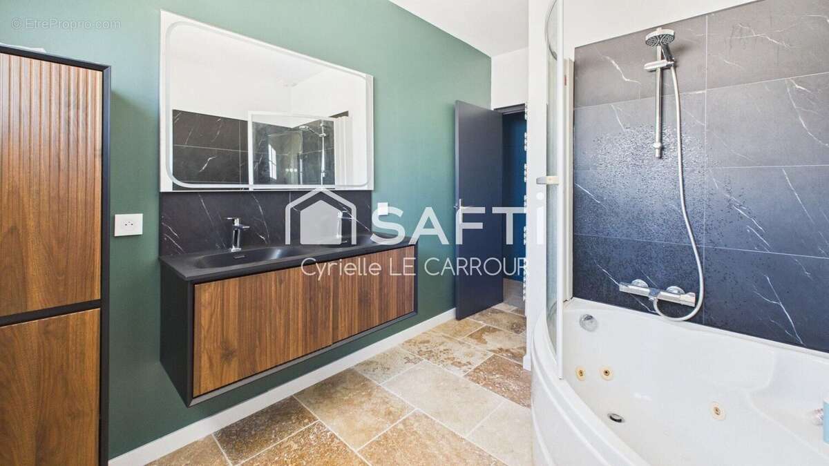 Maison 149 m² à Saint-Xandre  - photo 8