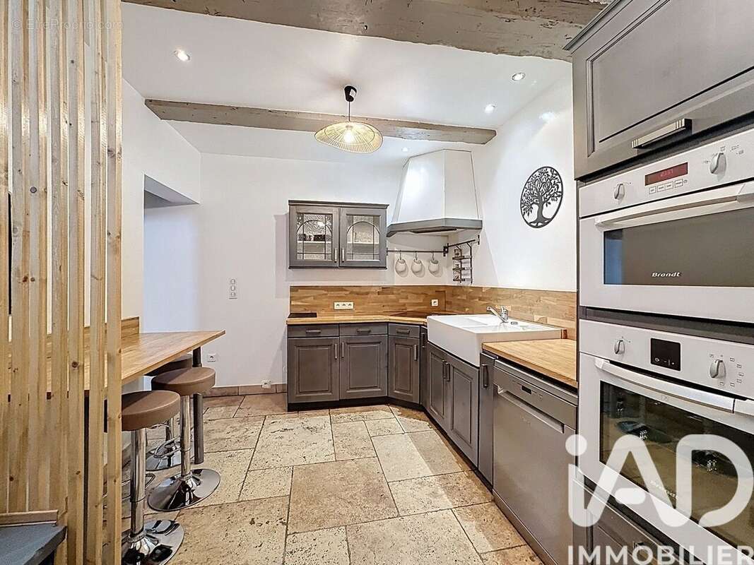 Maison 96 m² à Sainte-Tulle  - photo 4