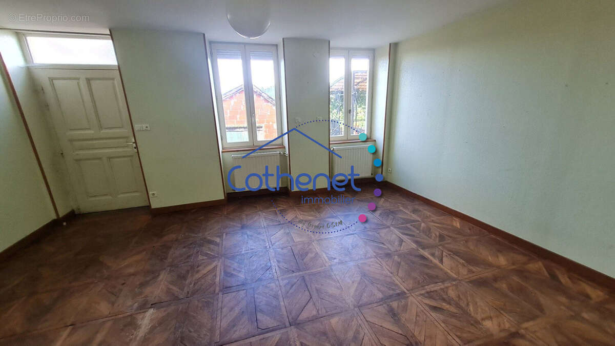 Maison à SAINT-JEAN-LA-BUSSIERE