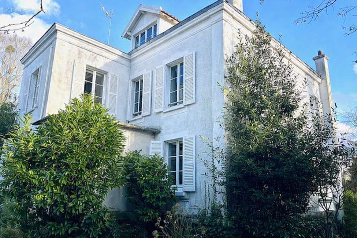 Arrie?re volets ouverts - Maison à BRUNOY