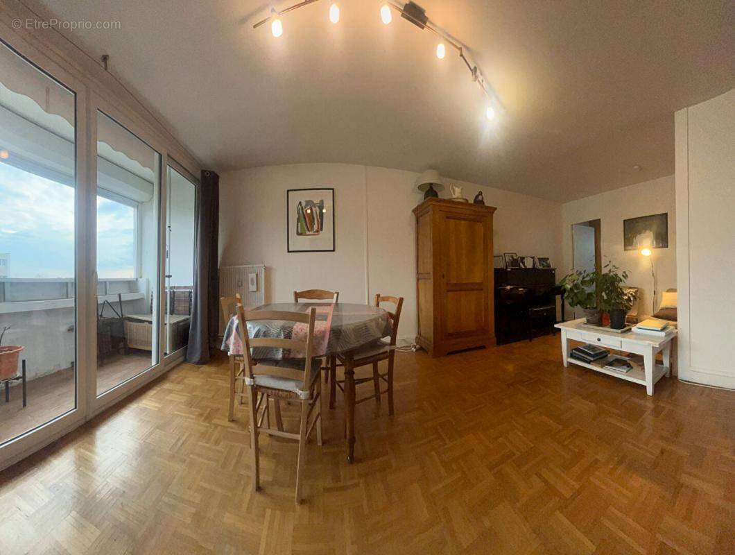 Appartement à FONTENAY-SOUS-BOIS