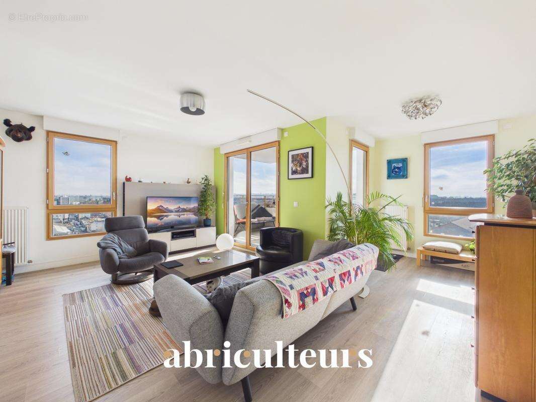 Appartement à AUBERVILLIERS