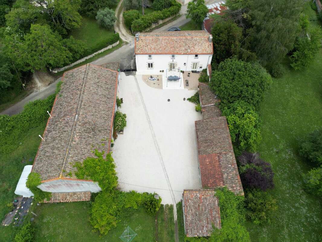 Maison à LA FORET-DE-TESSE