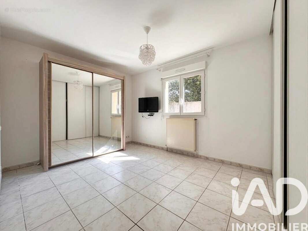 Appartement 81 m² à Villeneuve-Les-Avignon  - photo 7