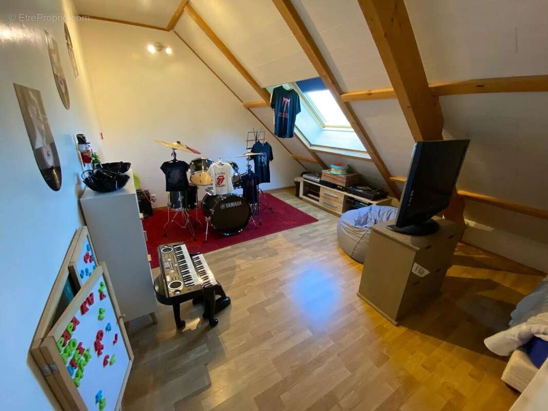 Maison à DORMELLES