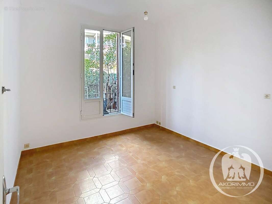 Appartement villa de 85 m² à Saint Sylvestre, Nice - photo 7