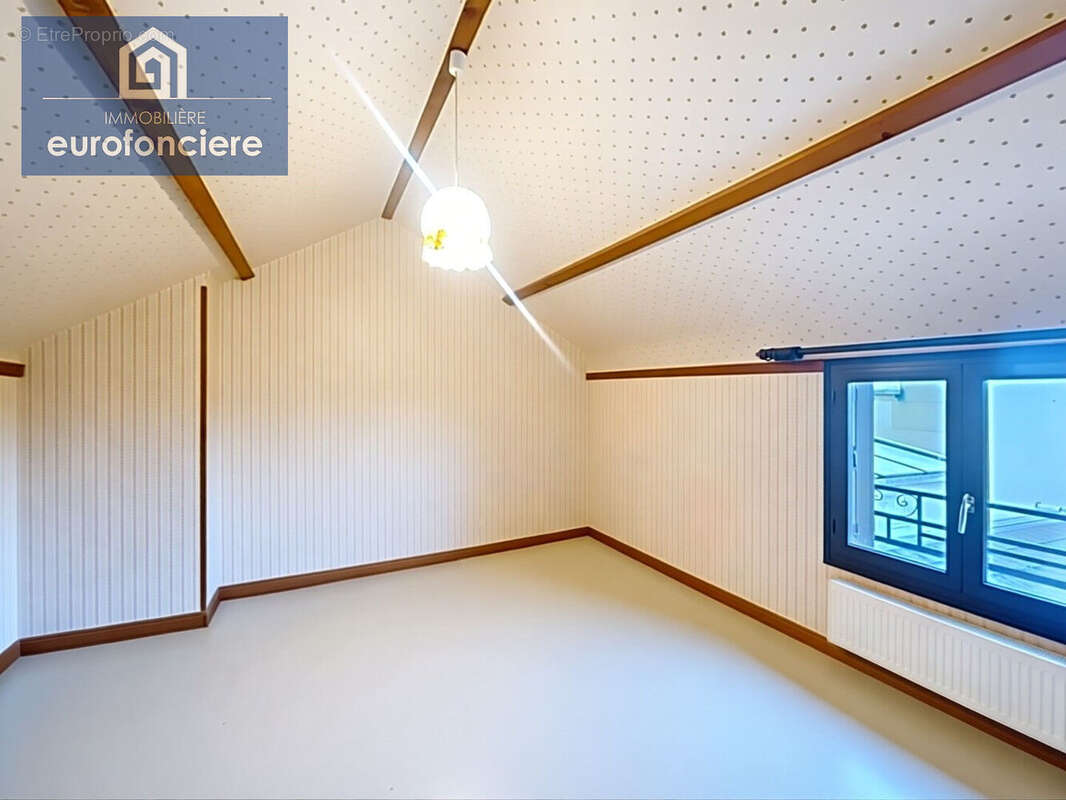 Maison à SAINT-JULIEN-LES-VILLAS