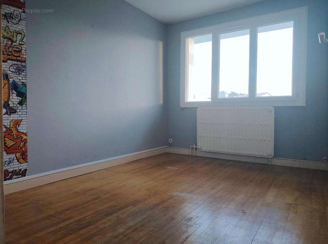   - Appartement à DECINES-CHARPIEU