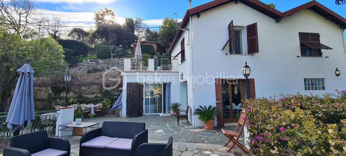  Villa avec potentiel unique – Menton, quartier résidentiel Vue mer et montagne - photo 3