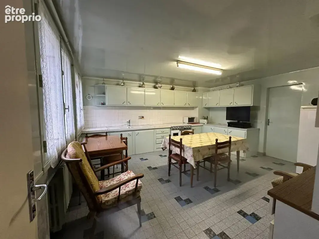 Maison de bourg  de 112 m² à Luçay le mâle - photo 3