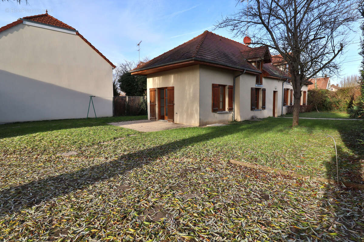 Maison à LES NOES-PRES-TROYES