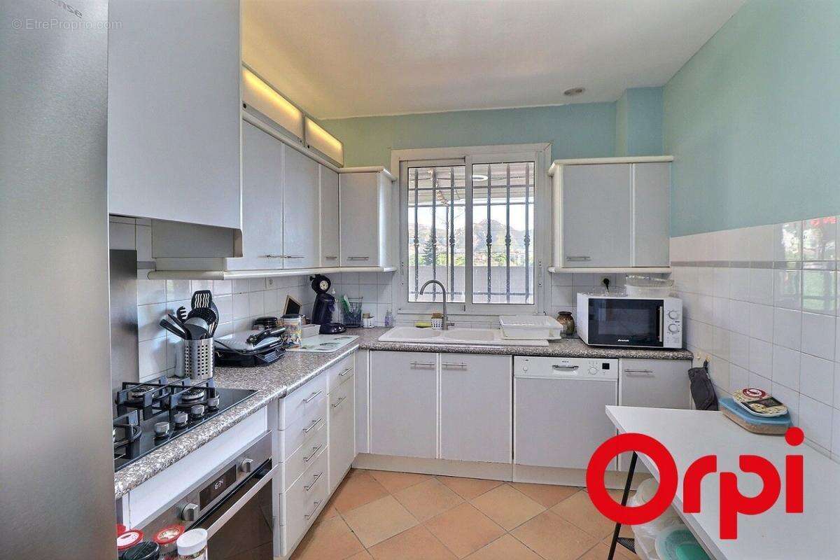 Appartement à MARSEILLE-11E