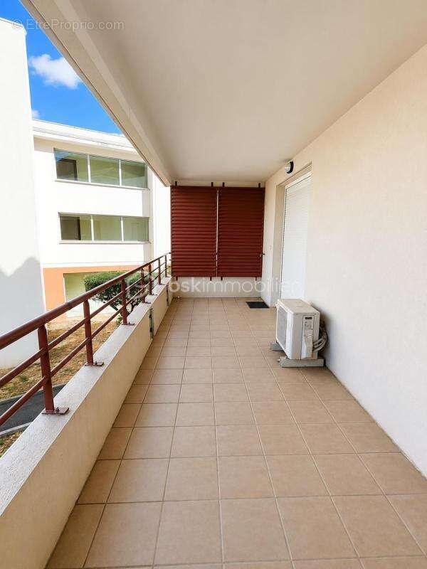  EXCLUSIVITÉ – Superbe T3 avec terrasse de 15 m² ET PLACE DE PARKING dans la résidence la plus prisée de Lamalou-les-Bains ! - photo 2