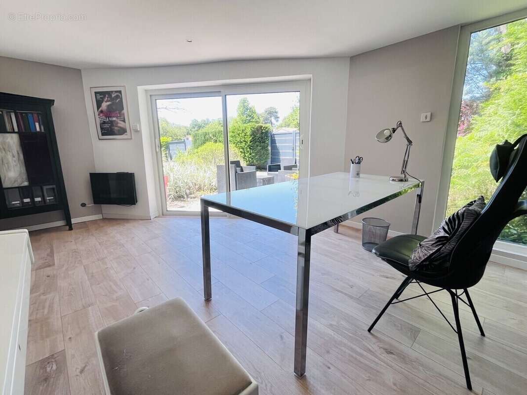 Maison 240 m² à Cestas  - photo 9