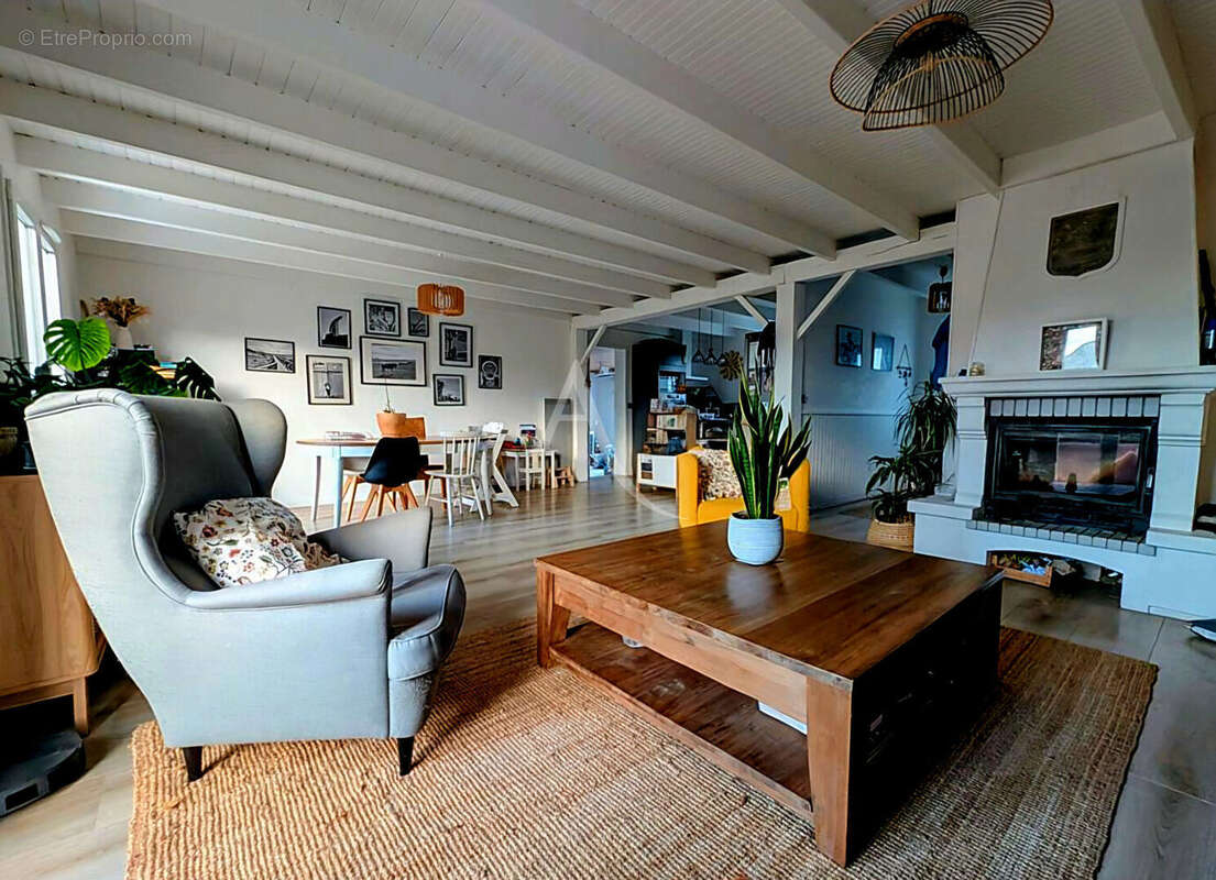 Maison de plain pied de 1995 à Saint Georges Des Coteaux - photo 3