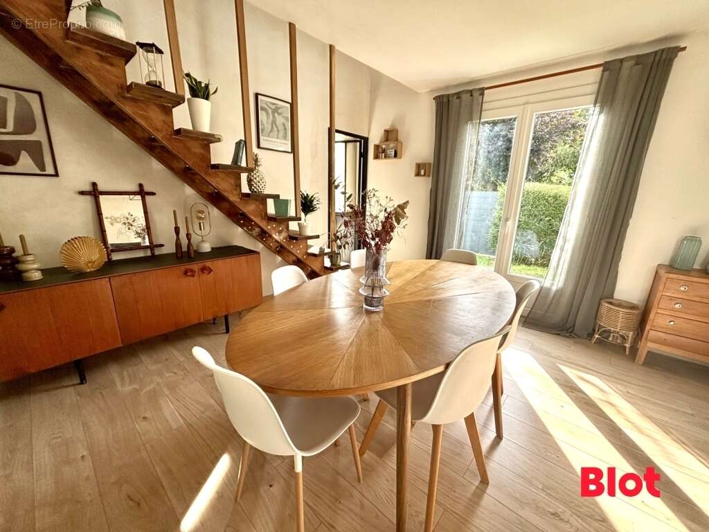 Maison à CHARTRES-DE-BRETAGNE