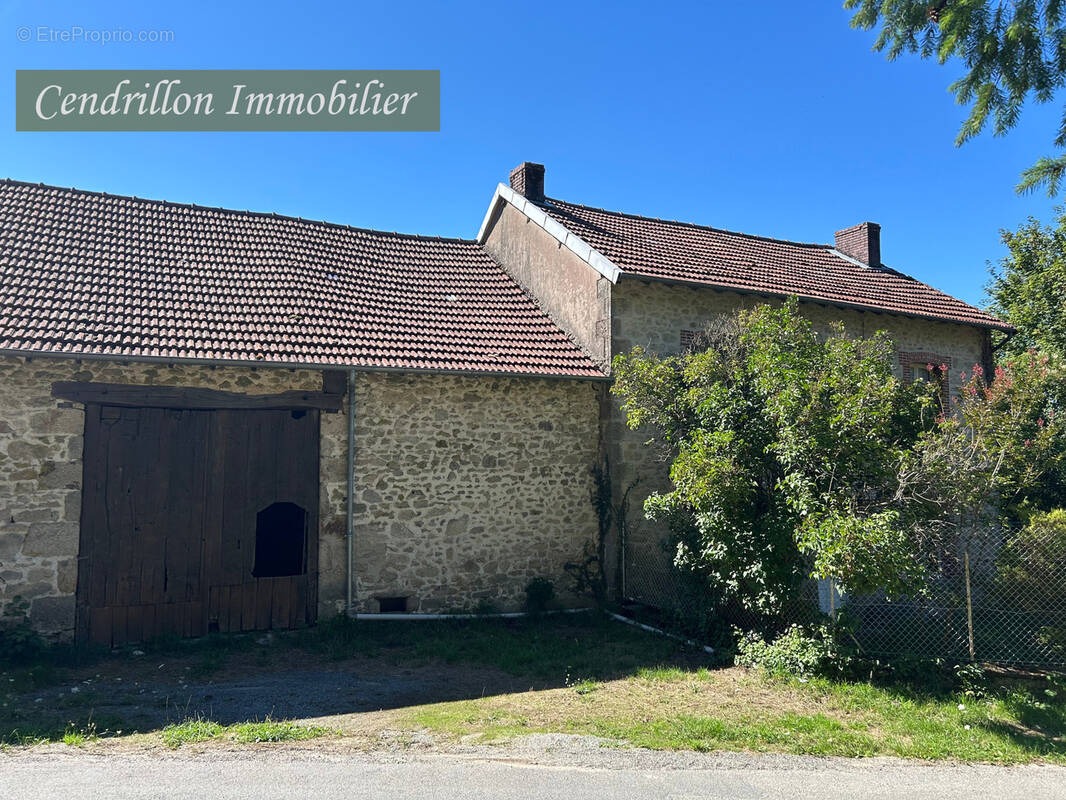 Maison à CHATELUS-LE-MARCHEIX