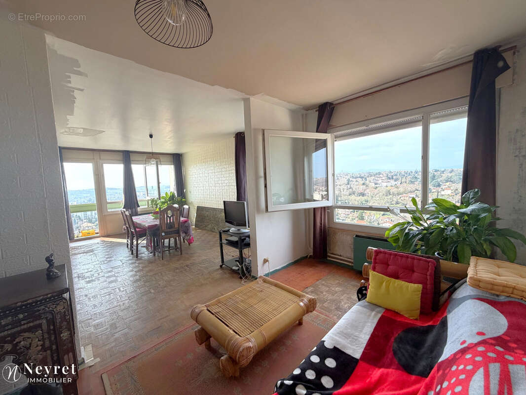 Appartement à OULLINS