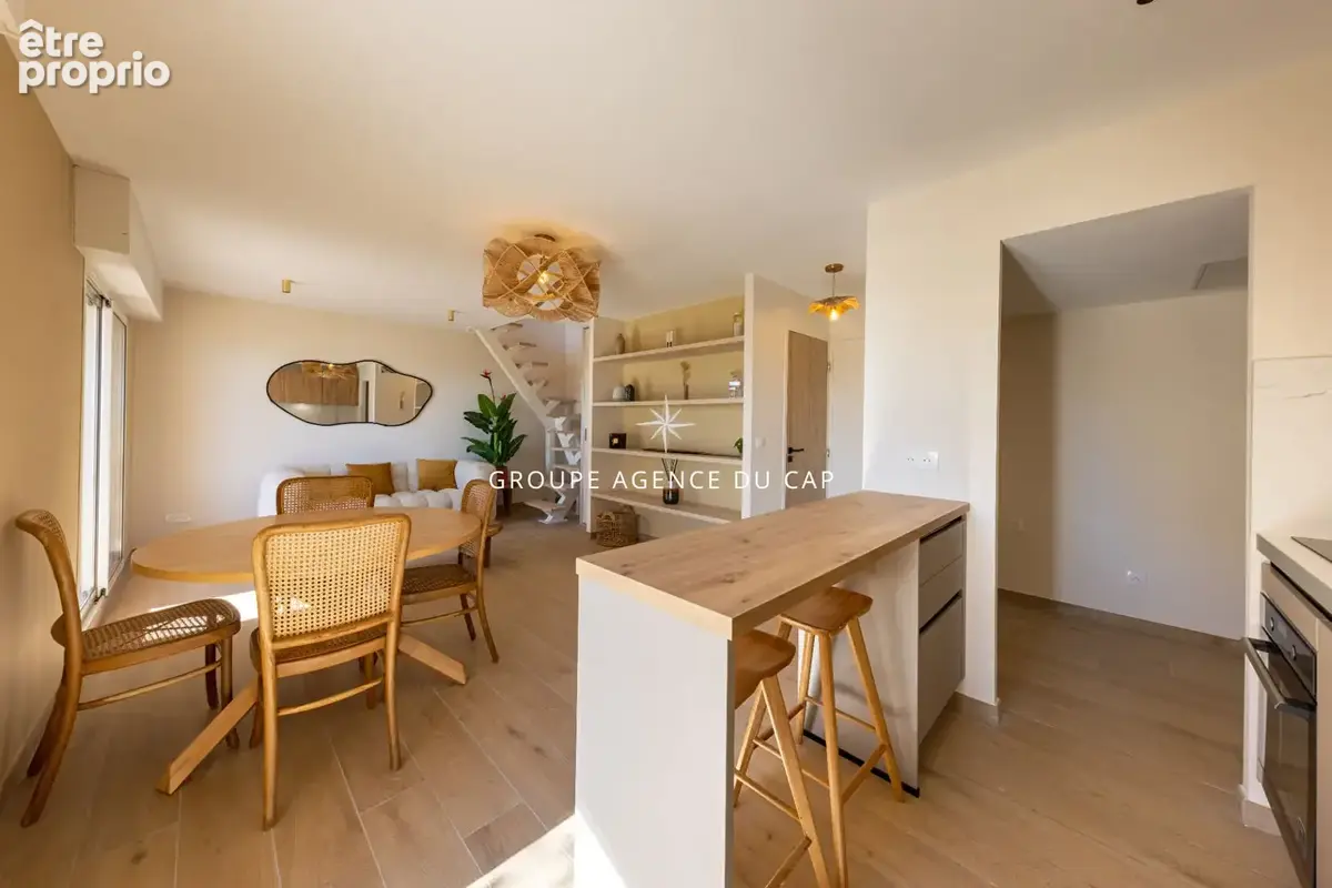 St raphael, pied dans l'eau, duplex 3 pieces de 63 m²  en rez de jardin  + terrasse face mer, parking privé, piscine et acces di - photo 11