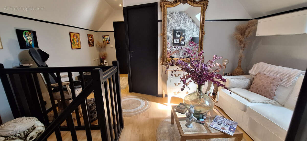 Maison 163m2 environ, 6 chambres,terrain de 1027 m2 arbore, avec sa piscine sans vis a vis. coup de coeur - photo 26