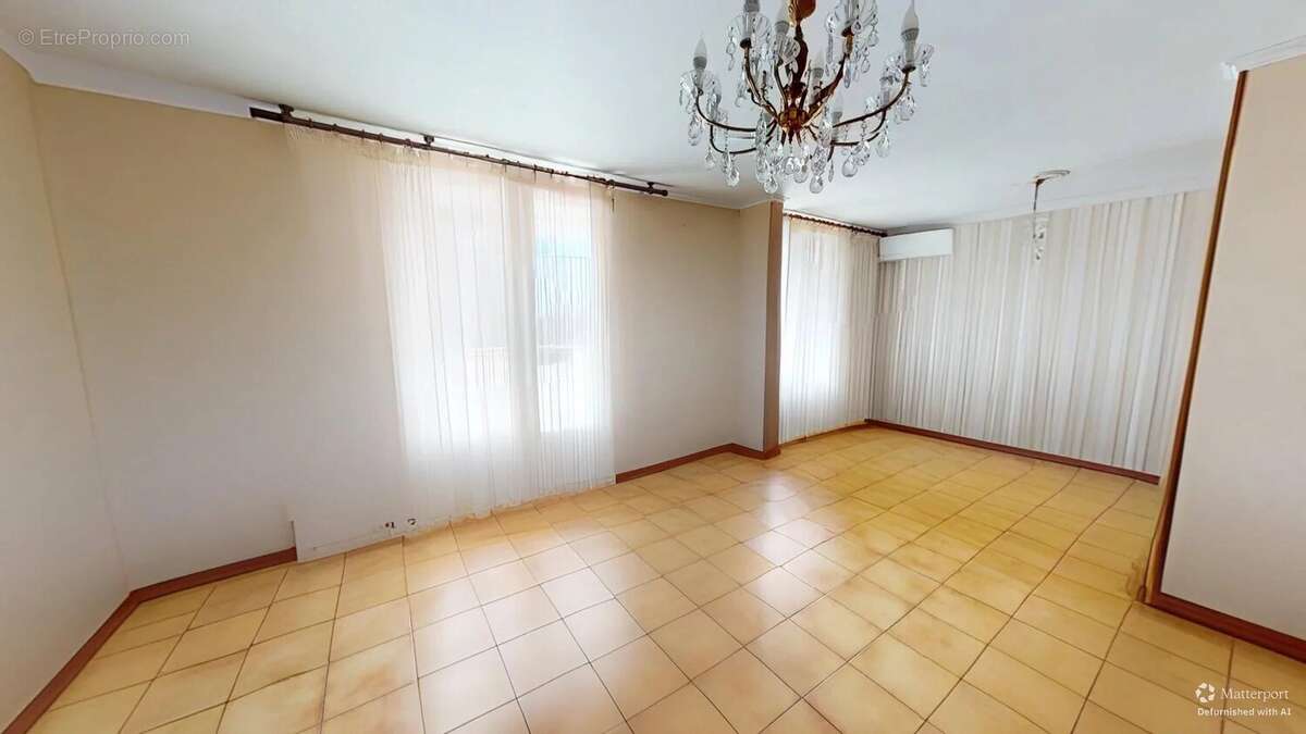 Appartement à PORT-DE-BOUC