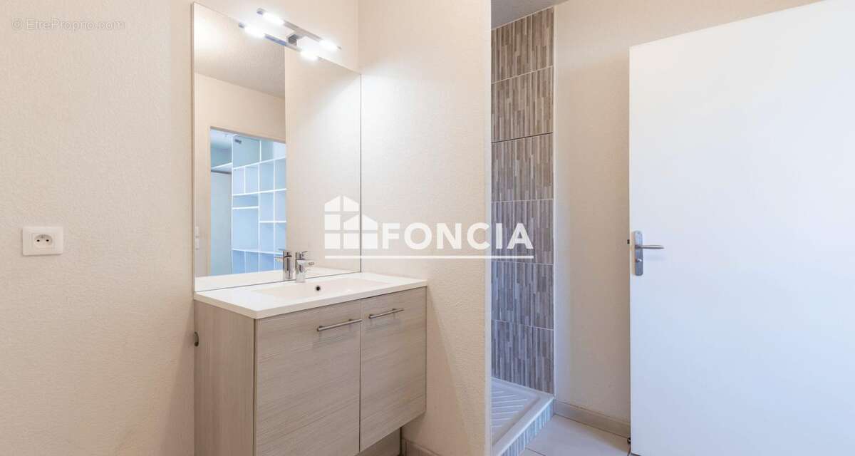 Appartement à RILLIEUX-LA-PAPE