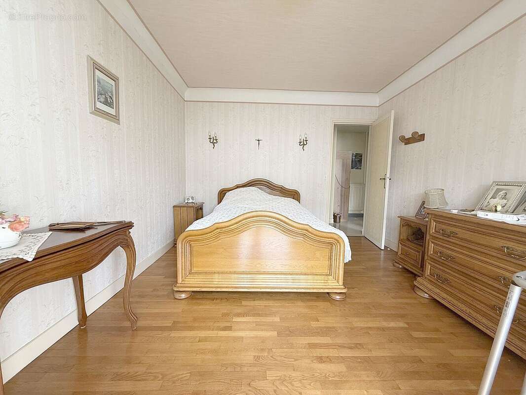 Maison 100 m² à Velizy-Villacoublay  - photo 2