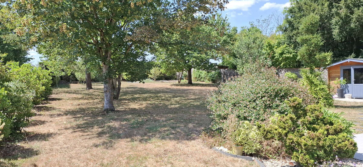 À vendre   Maison familiale de 175 m2   7 pièces   4 chambres   Yèvre-le-Châtel - photo 15