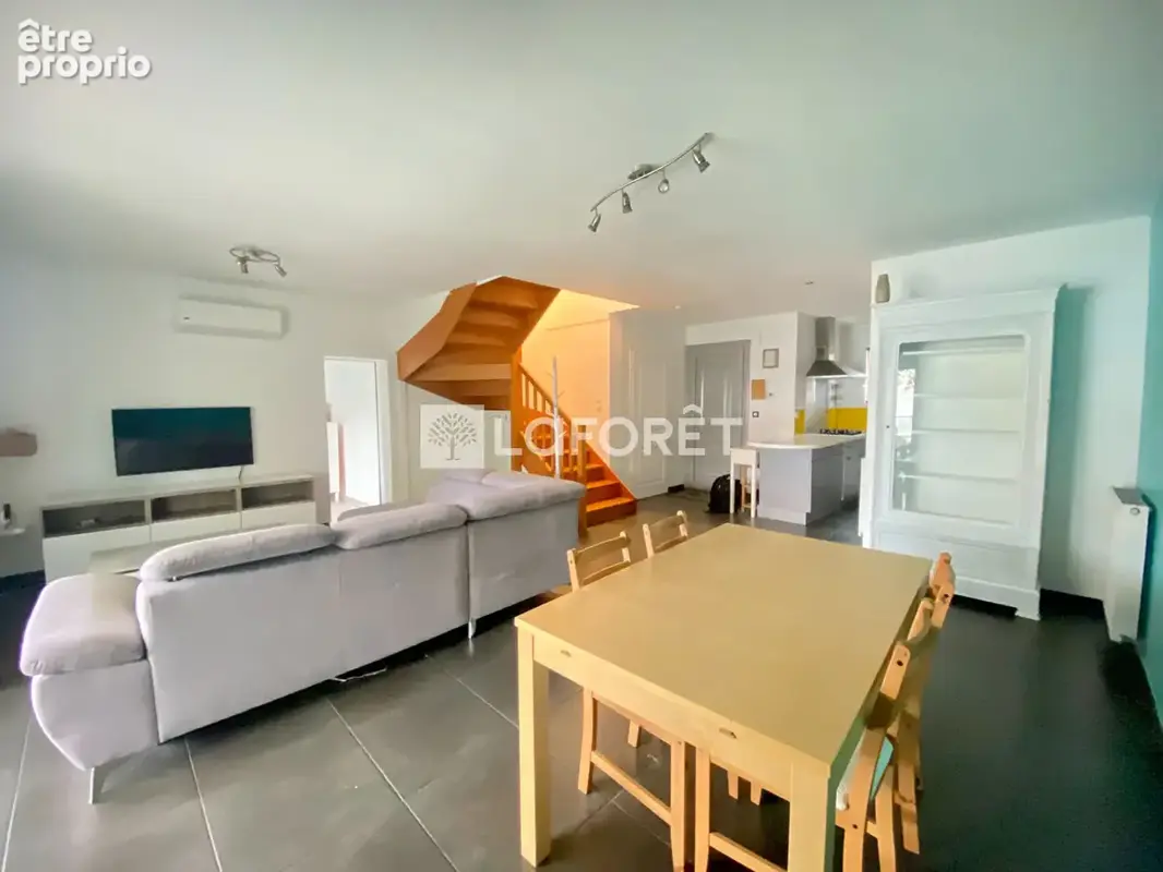 Maison à Bourg-lès-Valence de 4 pièces avec piscine - photo 4