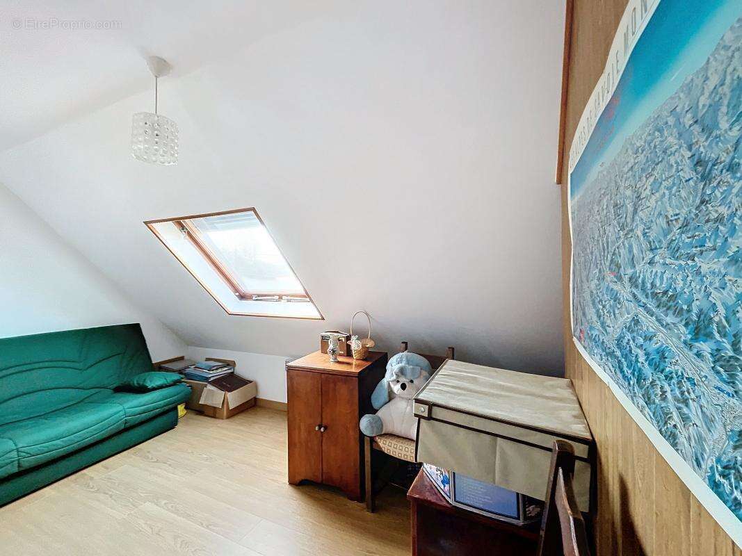 Maison à MOGNEVILLE