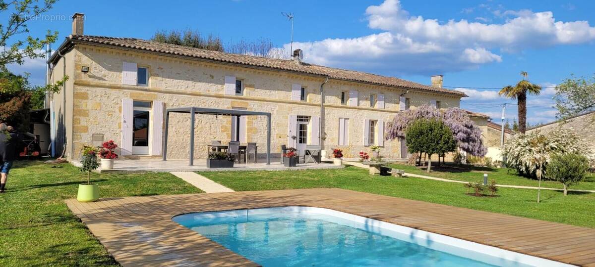 Maison à SAINT-EMILION