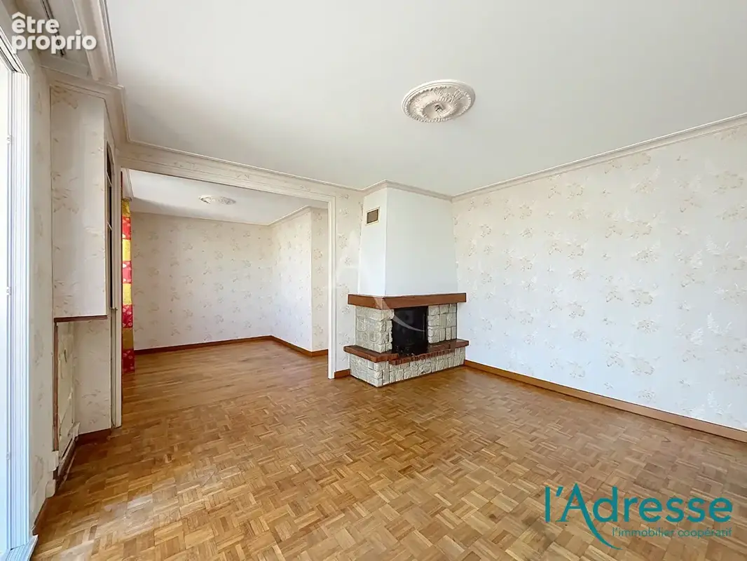 Maison à LAVAL, secteur GRAVIER - photo 3