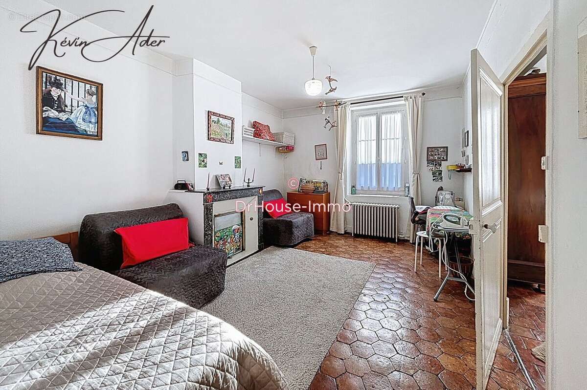 Maison à LA CHAPELLE-SAINT-MESMIN